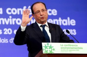 François Hollande ouvre la conference environnementale 2013 (AEP)